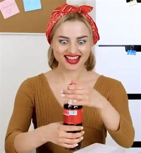 This chick from Troom Troom (Oh, sorry, Troom ɯooɹʇ) : r/hittableFaces