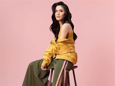 memiliki paras cantik  bersuara emas intip inspirasi makeup natural