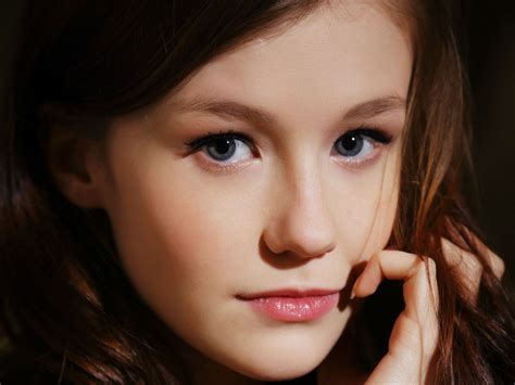 Emily Bloom Wallpaper Celebrities Wallpaper Better