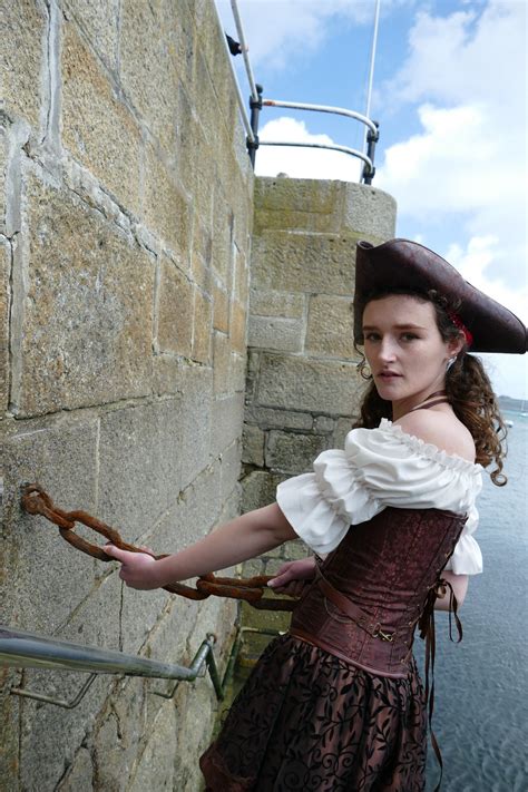 Chloe Marie Aston | The Piano Bike Girl