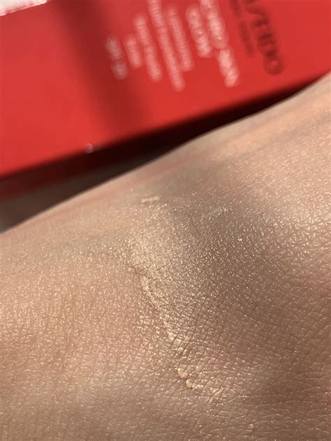Shiseido Synchro Skin Glow Luminizing Fluid Foundation розяснюючий ...