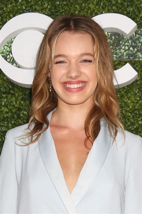 LOS ANGELES, AUG 10 - Sadie Calvano at the CBS, CW, Showtime Summer