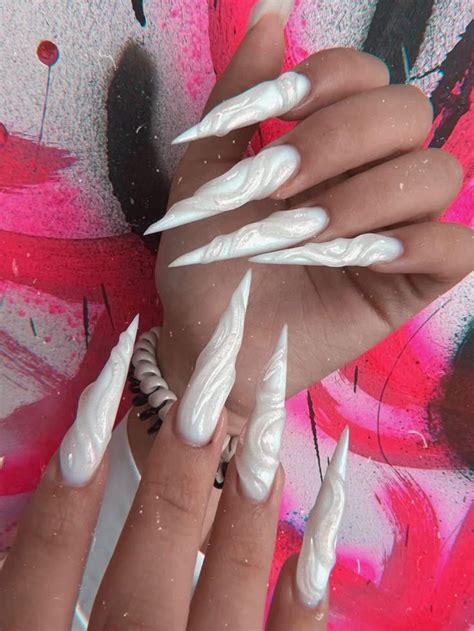 Маникюр на длинные ногти | Long nails, Glow nails, Pointed nails