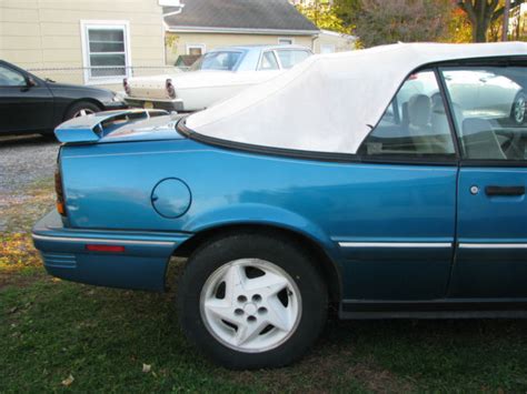 1994 Pontiac Sunbird LE Convertible 2-Door 2.0L for sale: photos ...