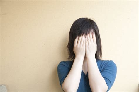 Embarrassing Beauty Problems, Solved