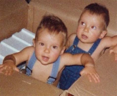 Bill and Tom Kaulitz in childhood | Bromas para reir, Tokio, Tokio hotel