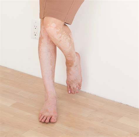 Jill Schoelen's feet