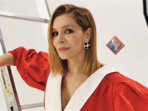 Елена Подкаминская впервые показала портрет старшей дочки с младшим братом