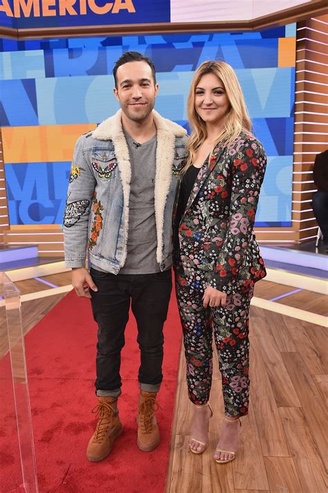 Julia Michaels's Feet