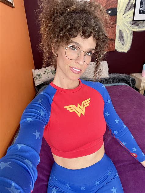 Üvey anne gergin arkadaşının önünde üvey oğlunu sikiyor ile VibeWithMommy