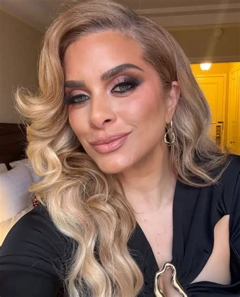 robyn dixon net worth 2025