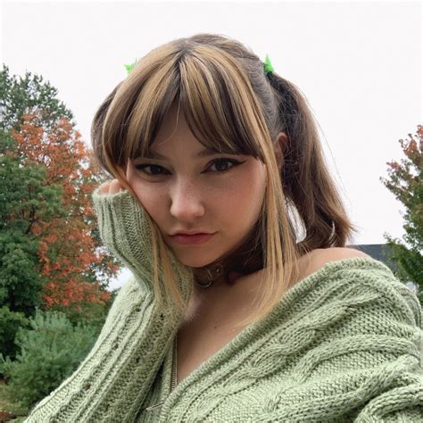 savannah brown on Twitter | Hair streaks, Hair color streaks, Hair