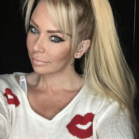 Jenna Jameson still hospitalized but not with Guillain-Barré