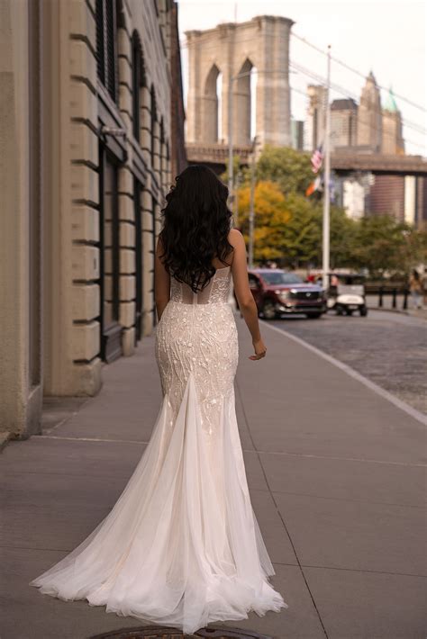Wedding dresses New York : 230