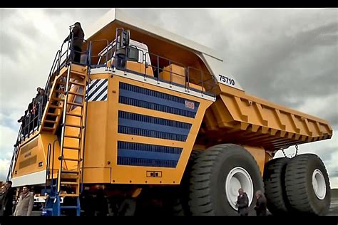 Belaz 75710 : r/HumanForScale