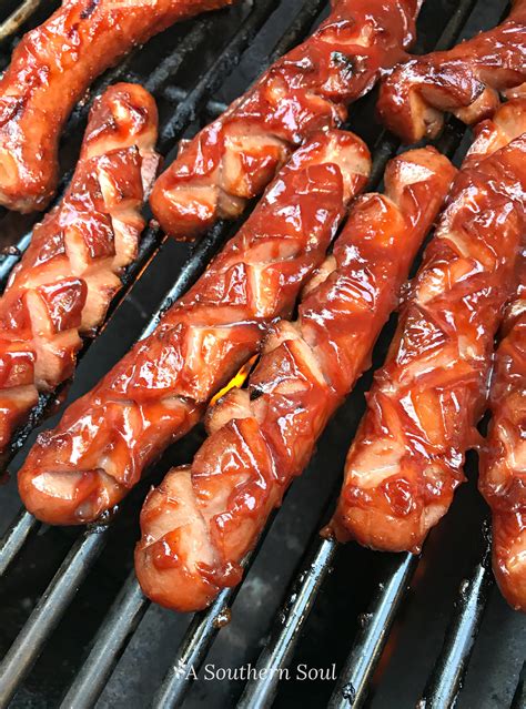 how to cook hot dogs on the grill