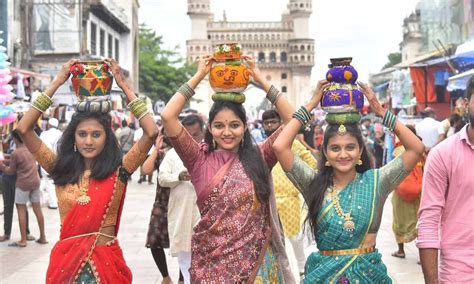 hyderabad bonalu celebrated  gaiety fervour