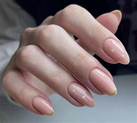 10 Elegant French Manicure Ideas for Christmas - Go Get Yourself