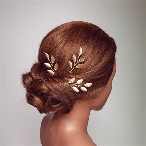 gold hair accessory 4
