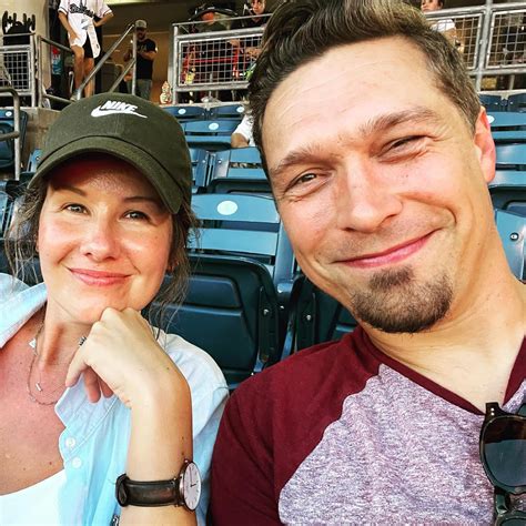 Hanson singer asked crew to pluck now-wife from crowd of fans