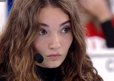 amici  antonia  commuove al cospetto  giorgia