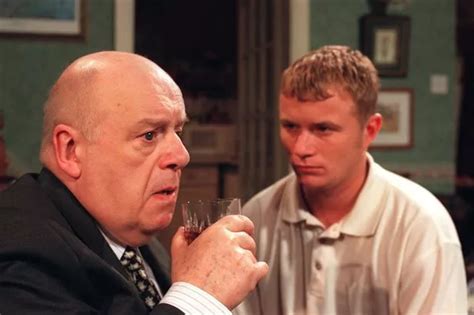 Coronation Street Fred Elliott star John Savident dies aged 86 - LancsLive