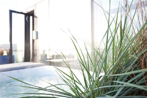 Edinburgh Rooftop Penthouse Hot tub. Design credit to Harrison Stevens