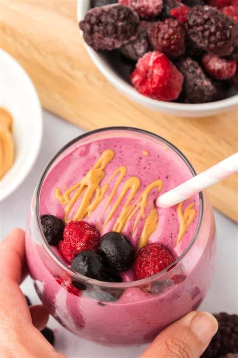 Peanut Butter and Jelly Smoothie | Cupcakes & Kale Chips