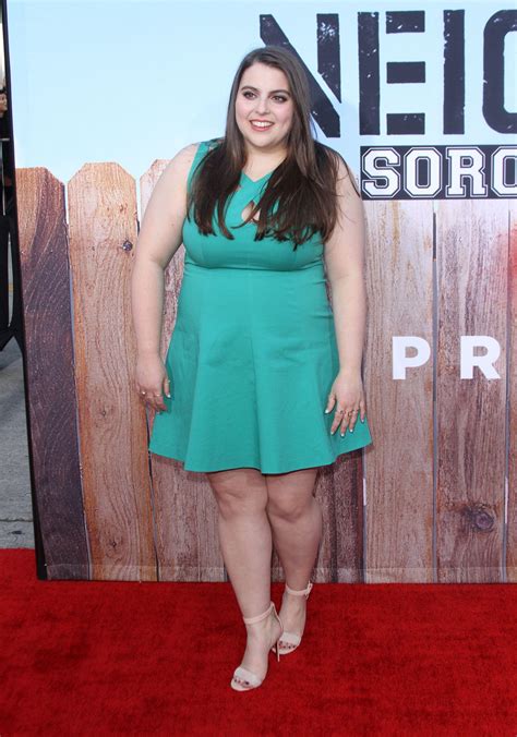 Beanie Feldstein's feet