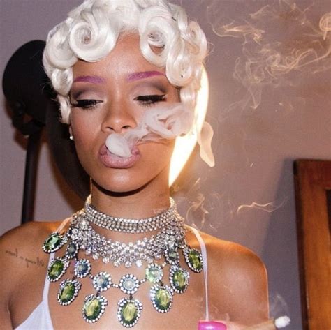 Pinterest | Rihanna looks, Rihanna jewelry, Rihanna