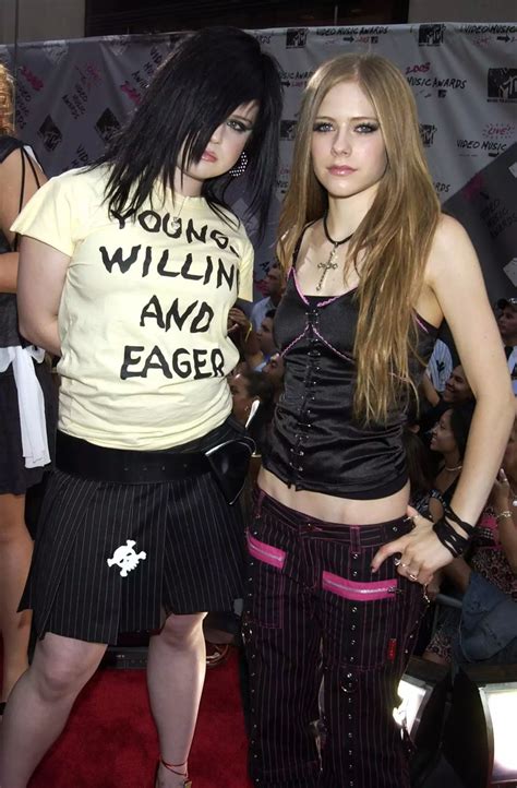 9 Emo Style Outfits That Are Edgy and Modern