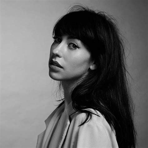 KIMBRA - 'Everybody Knows' (Single/Video Review) - Amnplify