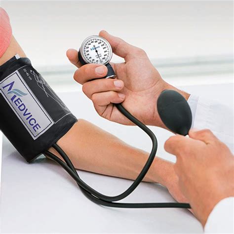 Adult Deluxe Aneroid Sphygmomanometer | BP Machine – Santa Medical