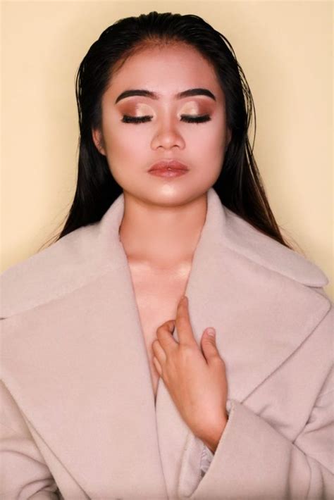 10 Easy Eyeshadow Looks For Beginners - Society19