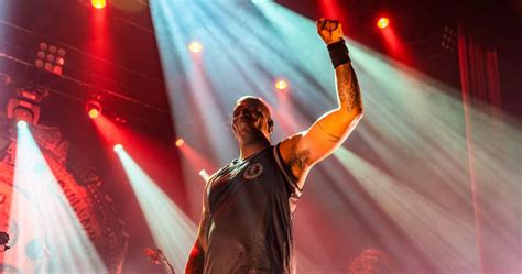 Sepultura anuncia fim da banda com turnê de despedida - A Rádio Rock ...