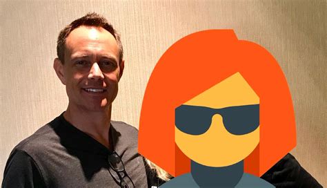 Golden State Killer: Investigator Paul Holes Draws Fans, Crowds At Crimecon