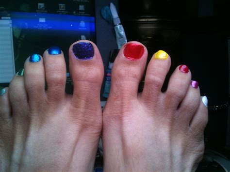 My ingrown toenail grew backwards into my toe. I used forceps to pry it