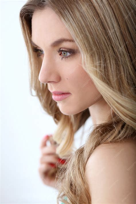 Free Photo | Attractive blonde at home