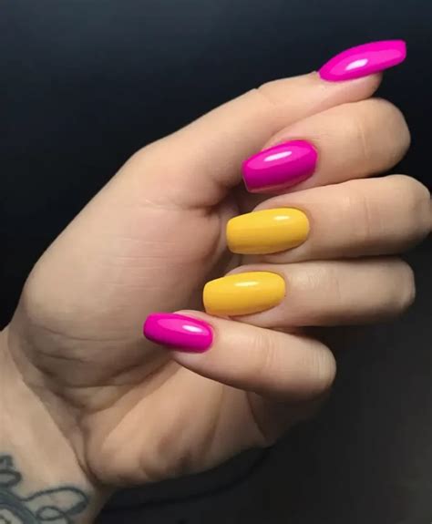Summer Nail Colors Ideas 2025 + Bright & Basic Acrylic Picks