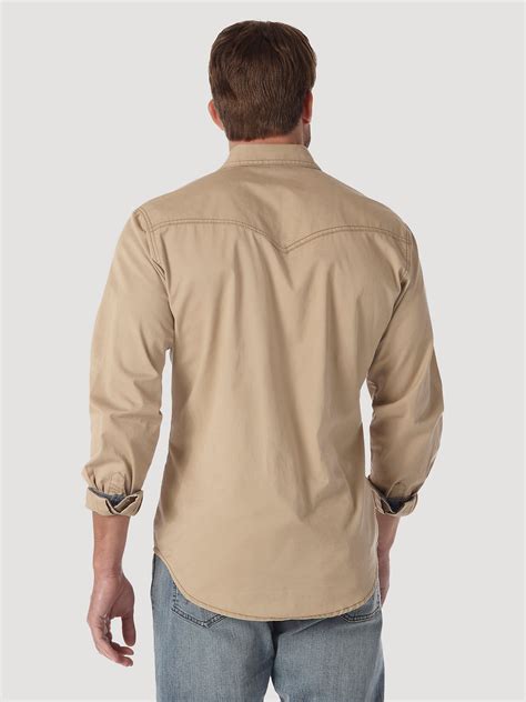 Men's Wrangler® Contrast Trim Western Two Snap Flap Pocket Shirt