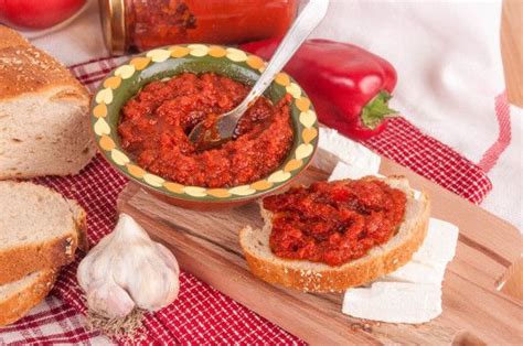 Как се прави лютеница на фурна? Лесна рецепта за мързелива лютеница на ...