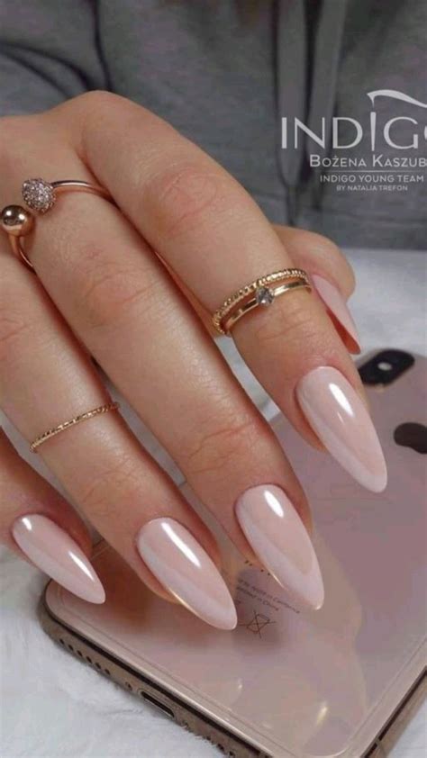 uñas almendra | Manicura de uñas, Manicura, Uñas elegantes y sencillas