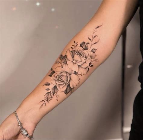 Tatuagem Floral Tatuagem No Braço Feminina No Antebraço - 160 tatuagens femininas para o antebraço | Tatuagem de flor no ...