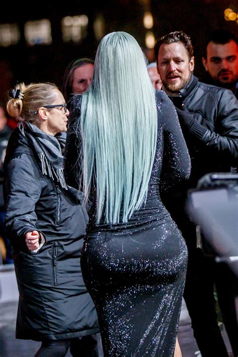 Iggy Azalea Sexy Cleavage Huge Ass - Hot Celebs Home