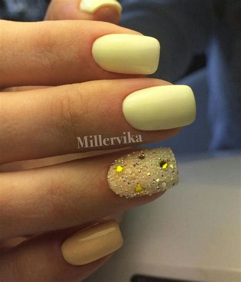 Pin di Mari su MANICURE | Unghie idee, Unghie gialle, Unghie