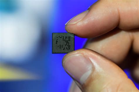 Qualcomm Snapdragon 7c Gen 2 vs Intel Core m3-8100Y vs Intel Core i5-10210Y