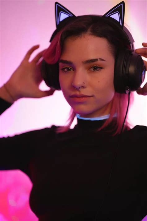 Who is NYYXXII? Her Age, Appearance, Dating, Family, Net Worth - Net