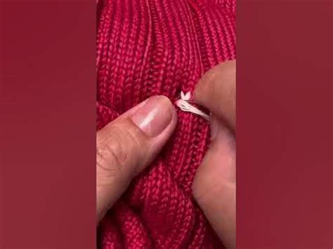 Интересный способ заделать дырку на свитере #sewing - YouTube