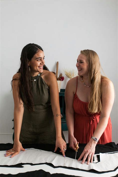 fashion designers     pexels stock