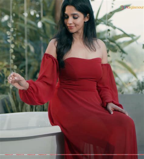 Nyla Usha Actress photo,image,pics and stills - # 514839